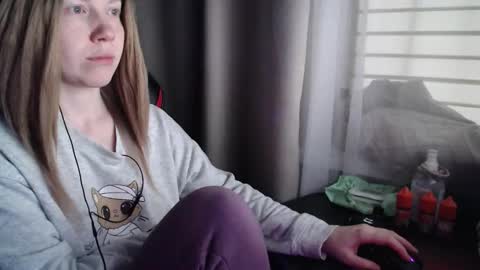 I have new photos come and see with love Molly online show from November 2025 09:37:01 AM