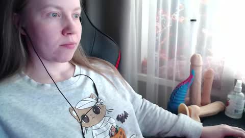 I have new photos come and see with love Molly online show from March 2026 10:53:01 AM