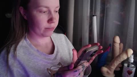 I have new photos come and see with love Molly online show from March 2026 09:32:02 PM