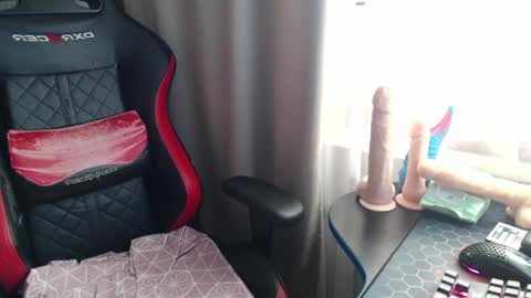 I have new photos come and see with love Molly online show from April 2026 07:45:01 AM