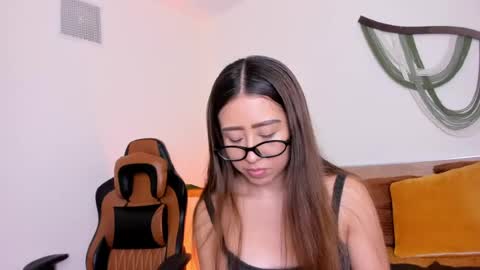 Molly online show from July 2026 04:17:02 PM