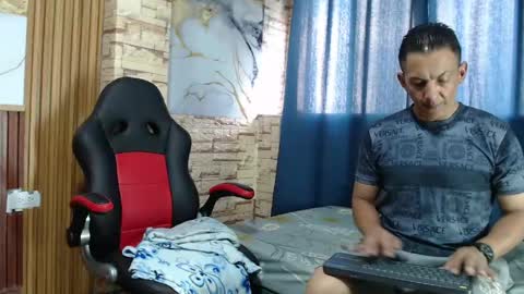 mollyandsam303av online show from April 2026 06:38:01 PM