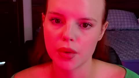 Snapshot of mollybossy chatting on June 2026 02:12:01 AM Molly online show from June 2026 02:12:01 AM