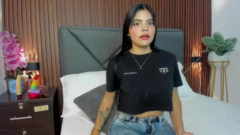 mollylove_ online show from March 2026 07:21:02 PM