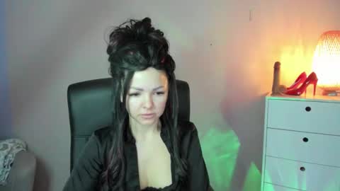 Snapshot of mollymoon40 chatting on January 2026 07:45:01 AM Molly online show from January 2026 07:45:01 AM