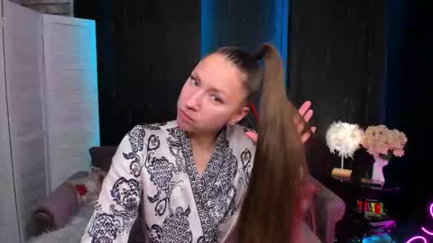 hi im Molly heregreat boobs big heart  warm pussy  online show from November 2025 12:53:02 AM