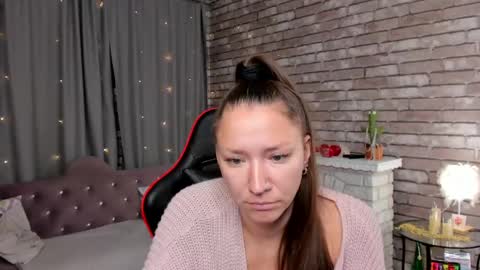 Snapshot of mollynay chatting on May 2026 01:01:01 AM hi im Molly heregreat boobs big heart warm pussy online show from May 2026 01:01:01 AM