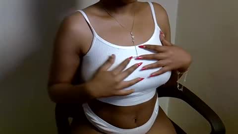 Snapshot of mollynebony chatting on May 2026 08:43:02 AM mollyn online show from May 2026 08:43:02 AM