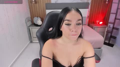 MOLLY online show from October 2025 07:07:02 PM