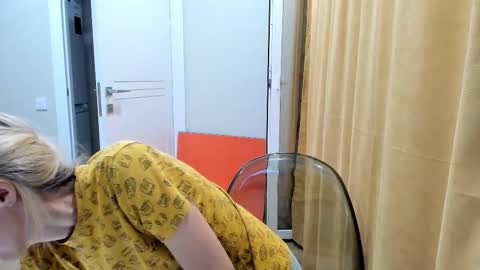 AngelMomm online show from September 2025 05:15:02 PM