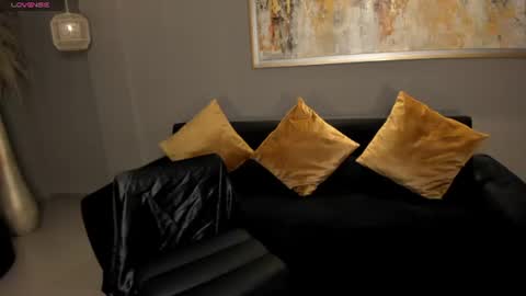Molly Sunders online show from June 2026 11:37:02 AM