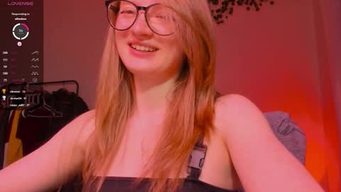 mollytucker online show from October 2025 03:25:01 PM