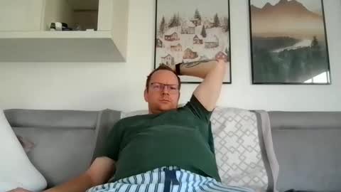 molnarzsolt online show from April 2026 08:45:01 AM