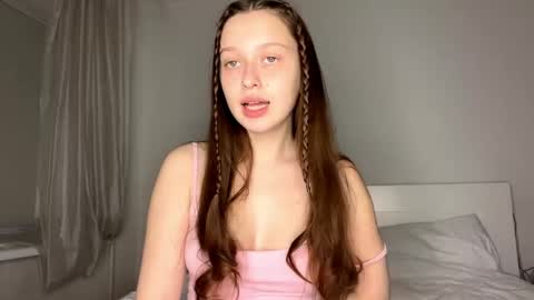 Snapshot of moltenpeach chatting on May 2026 04:00:01 PM Hermina online show from May 2026 04:00:01 PM