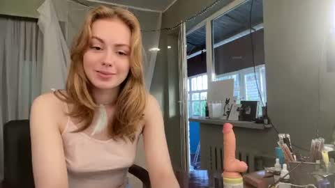 Snapshot of molyangel chatting on June 2026 04:16:02 PM Oksana online show from June 2026 04:16:02 PM