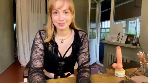 Snapshot of molyangel chatting on June 2026 04:55:01 PM Oksana online show from June 2026 04:55:01 PM