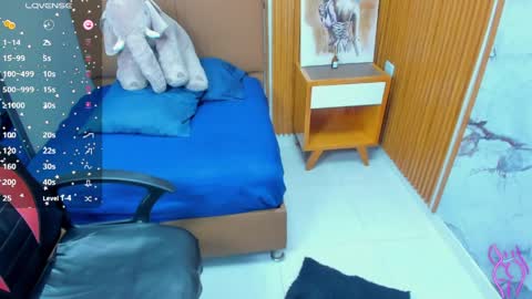 molytaylor2 online show from April 2026 07:52:02 PM