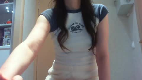 Snapshot of momentbeforedown chatting on December 2024 08:58:02 PM Hailey online show from December 2024 08:58:02 PM