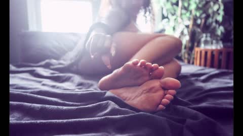 Mommy bubbles online show from February 2026 12:06:02 PM