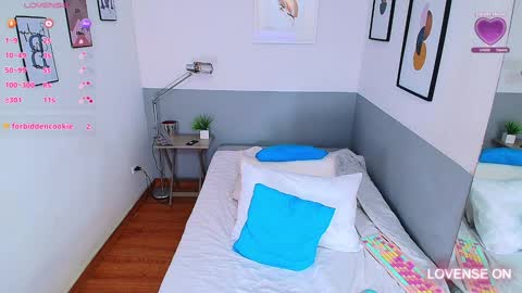 Daphne  online show from January 2025 08:13:02 PM