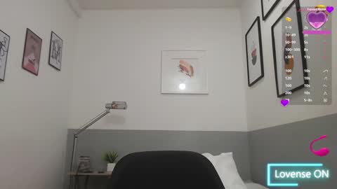 Daphne  online show from February 2025 02:08:02 AM