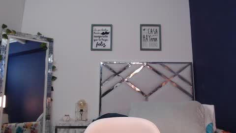 Daphne  online show from February 2025 02:23:02 AM