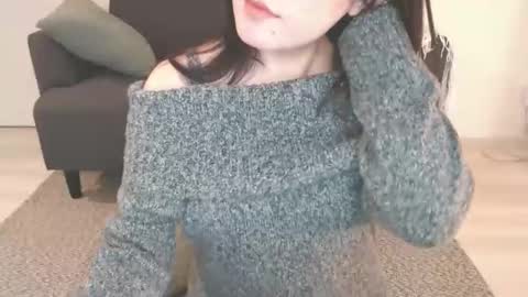 Momo online show from December 2024 12:45:02 PM