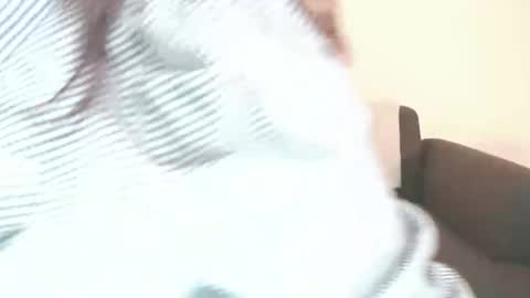 Momo online show from December 2024 01:38:02 PM