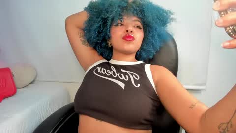 Momo  online show from April 2026 04:06:02 AM