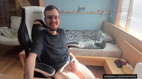 momotkb online show from September 2025 07:27:02 PM