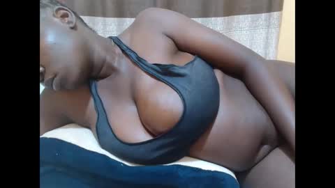 Snapshot of mona_lis chatting on March 2026 03:23:01 AM mona online show from March 2026 03:23:01 AM