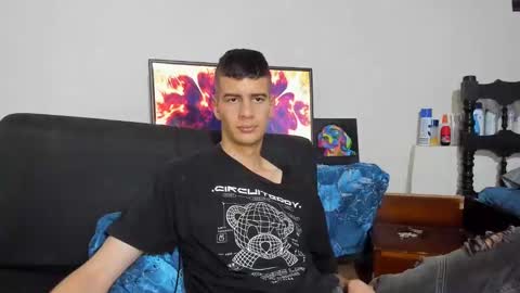 Snapshot of monarquia_ chatting on December 2024 11:11:01 PM nicolas online show from December 2024 11:11:01 PM