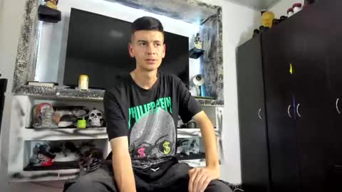 Snapshot of monarquia_ chatting on March 2026 03:11:01 AM nicolas online show from March 2026 03:11:01 AM