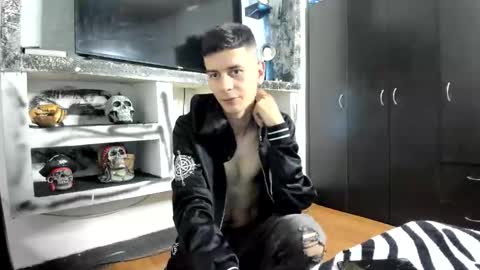 Snapshot of monarquia_ chatting on March 2026 02:17:01 AM nicolas online show from March 2026 02:17:01 AM