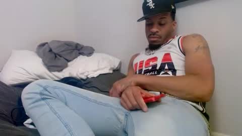 Snapshot of moneymanboy chatting on September 2025 03:45:02 AM 11nchmonster online show from September 2025 03:45:02 AM