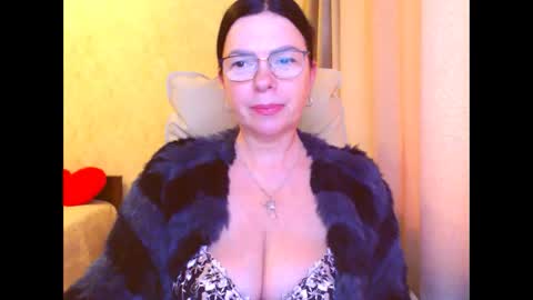 monica online show from December 2025 01:05:01 PM