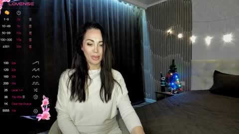Snapshot of monica_weisss chatting on December 2025 04:14:01 PM monica_weisss online show from December 2025 04:14:01 PM