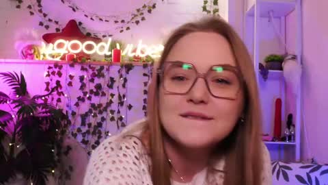 Snapshot of monicaasis chatting on May 2026 06:09:01 PM monicaasis online show from May 2026 06:09:01 PM