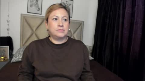 Mony online show from November 2025 12:02:02 PM