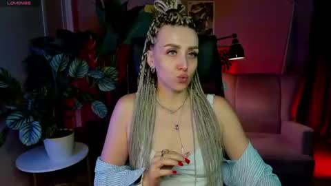 Snapshot of monicariley chatting on June 2026 04:52:01 PM monicariley online show from June 2026 04:52:01 PM