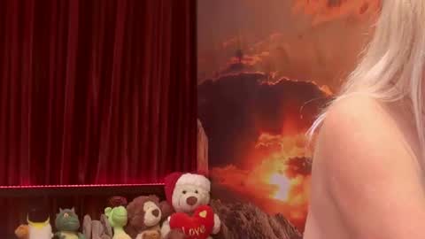 Monika    online show from February 2025 04:24:02 AM