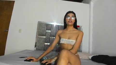 Snapshot of moniicaferrer chatting on July 2026 08:37:01 PM Monica online show from July 2026 08:37:01 PM