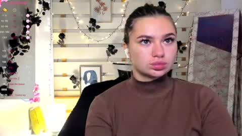 Monika online show from October 2025 12:55:01 PM