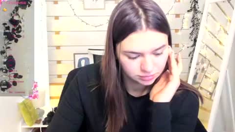 Monika online show from December 2025 08:11:01 AM