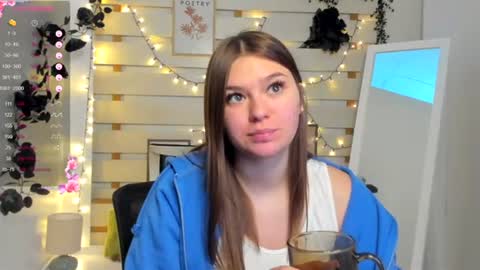 Monika online show from March 2026 01:39:02 PM