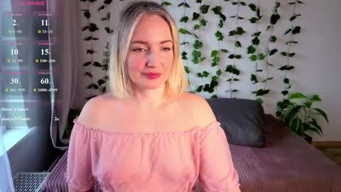 Snapshot of monikfoxy chatting on May 2026 04:30:01 AM Monik online show from May 2026 04:30:01 AM