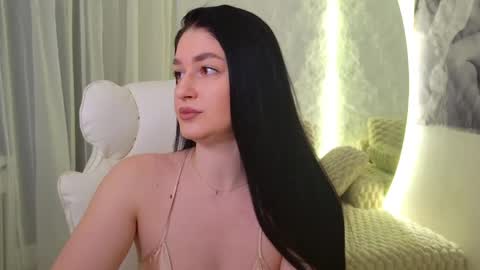 Snapshot of monique_a chatting on May 2026 04:41:02 AM Ask me online show from May 2026 04:41:02 AM