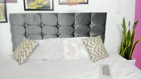 Snapshot of monserrat_j chatting on November 2025 03:19:02 AM MONSERRAT online show from November 2025 03:19:02 AM