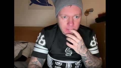 Snapshot of monster_d_ chatting on April 2026 10:15:02 PM Monster D online show from April 2026 10:15:02 PM