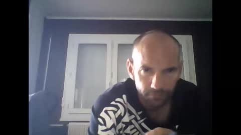 Snapshot of montmasse chatting on April 2026 09:57:02 AM montmasse online show from April 2026 09:57:02 AM